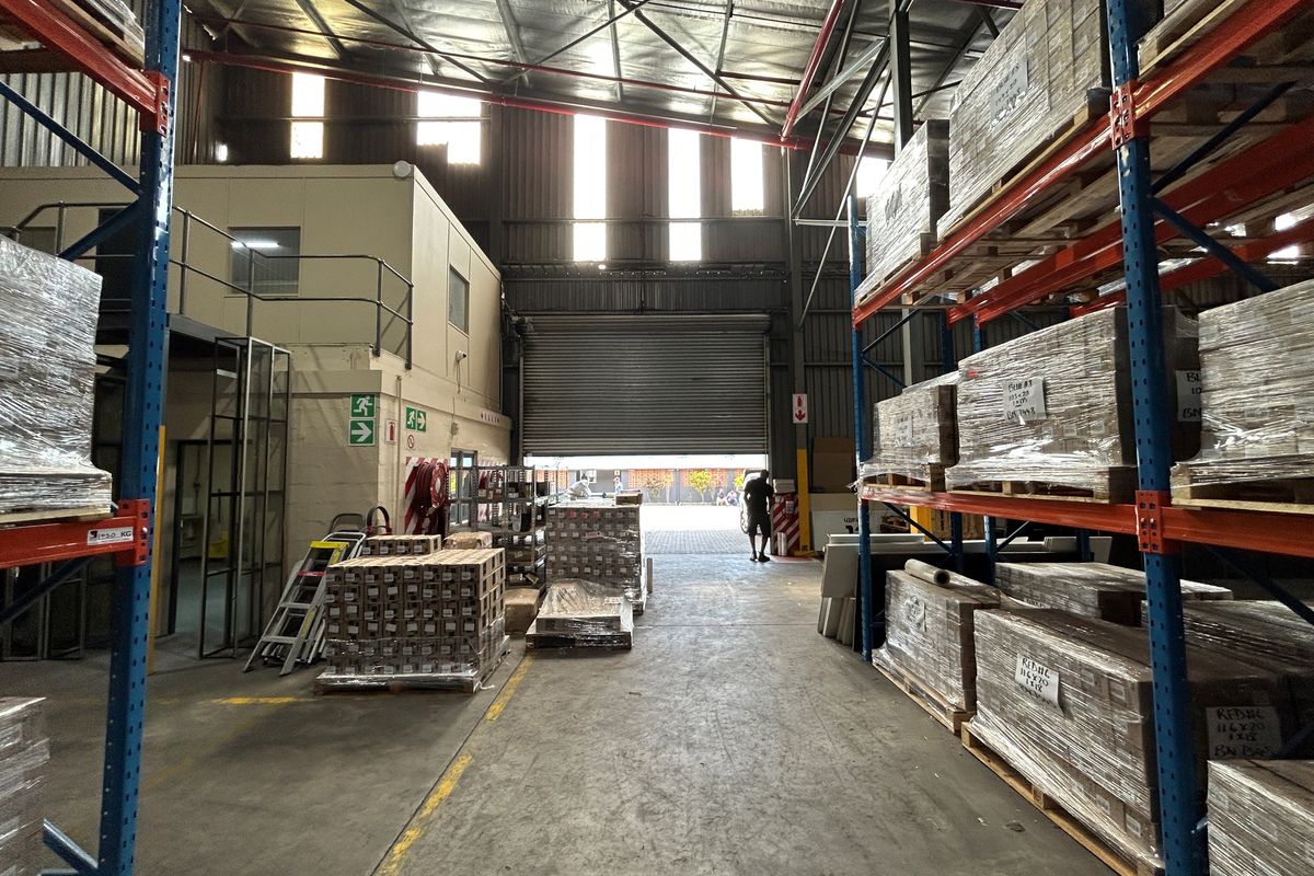 Generously sized warehouse situated in Ballito's ‘Shakas Head’ Industrial Hub. - Photo 3