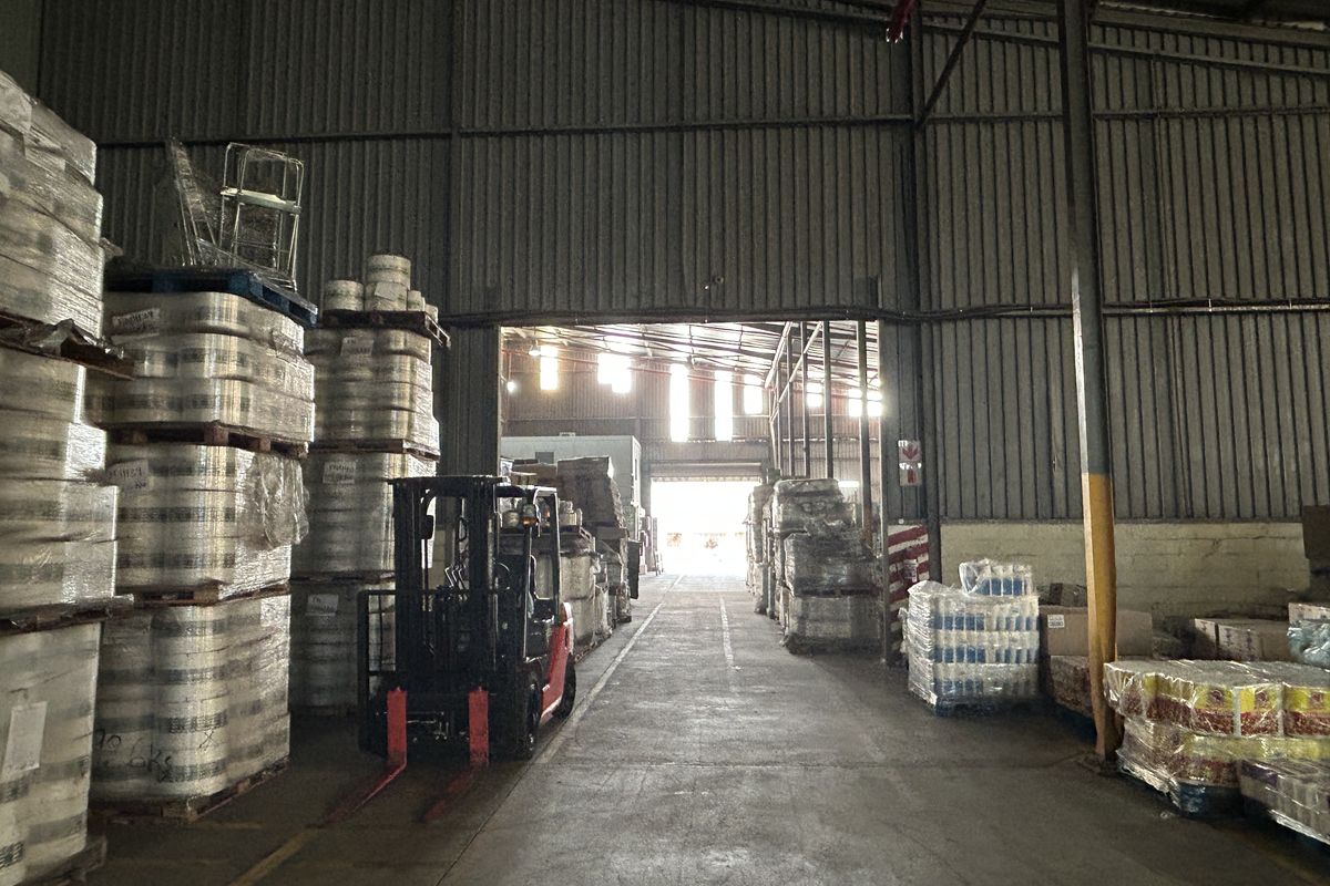Generously sized warehouse situated in Ballito's ‘Shakas Head’ Industrial Hub. - Photo 4