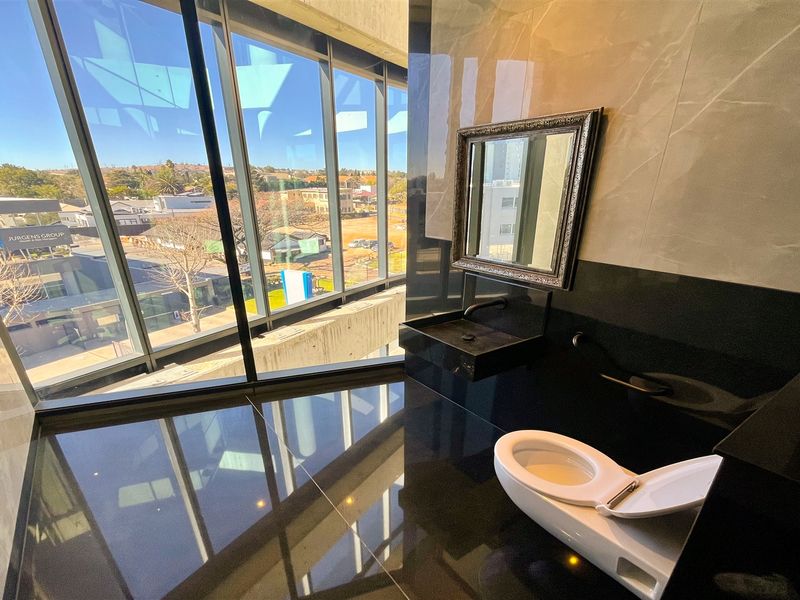 Premium office space available to let - Photo 8