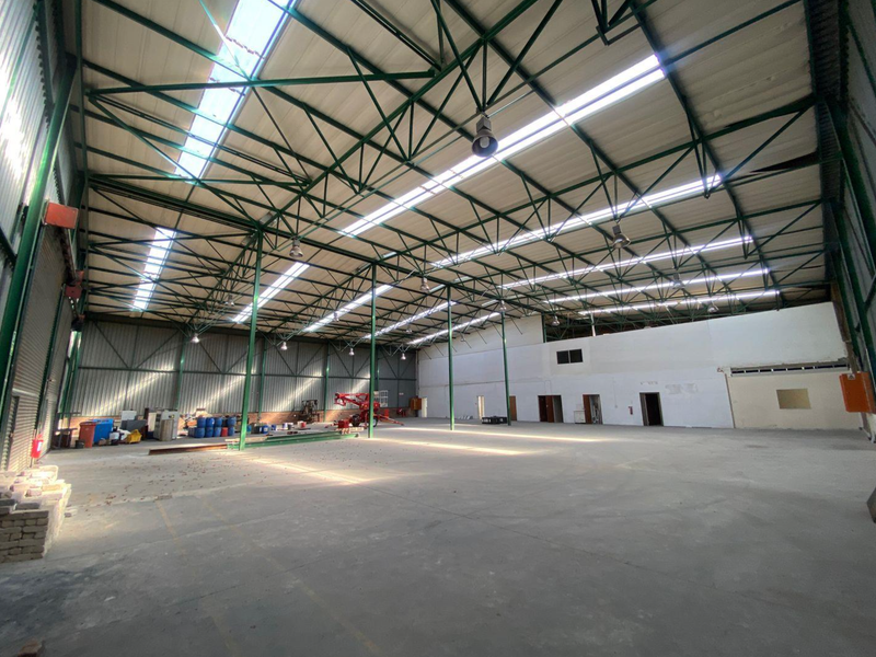 Premium 1,560m2 Industrial Warehouse To Let in Alphen Square West, Midrand – Ideal for Logistics - Photo 2