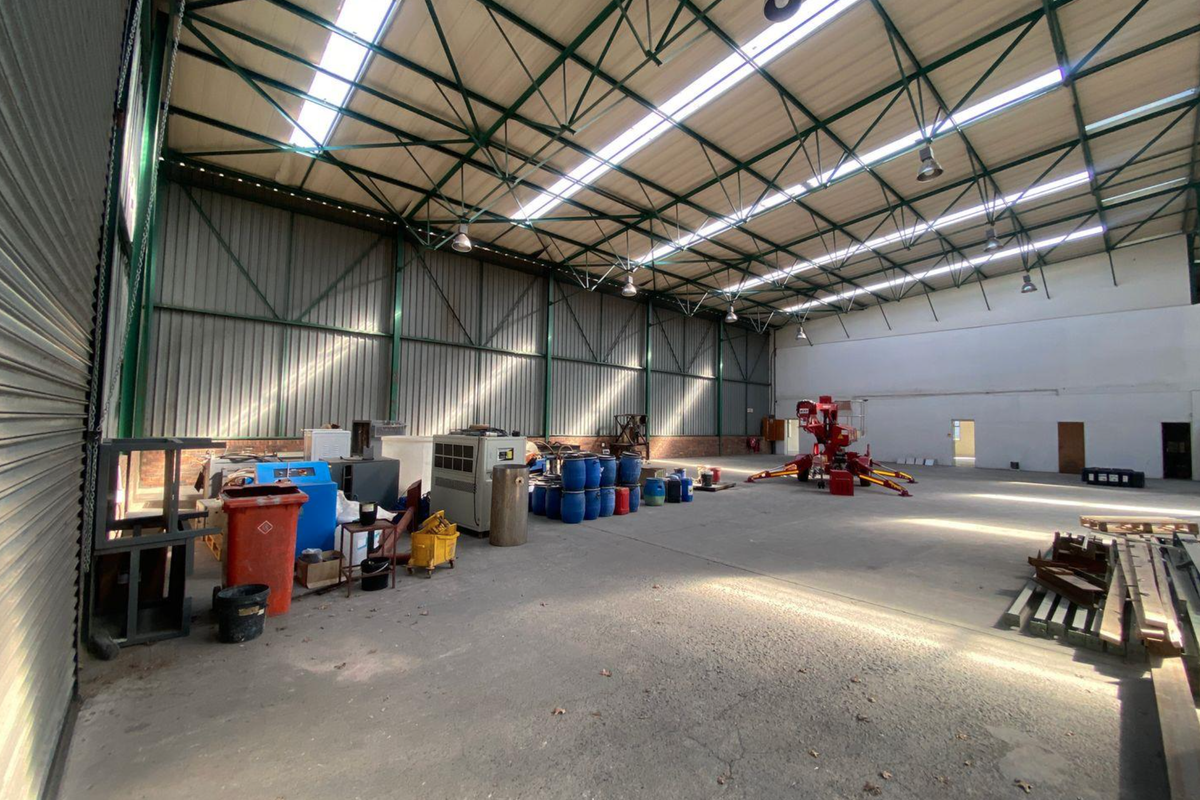 Premium 1,560m2 Industrial Warehouse To Let in Alphen Square West, Midrand – Ideal for Logistics - Photo 4