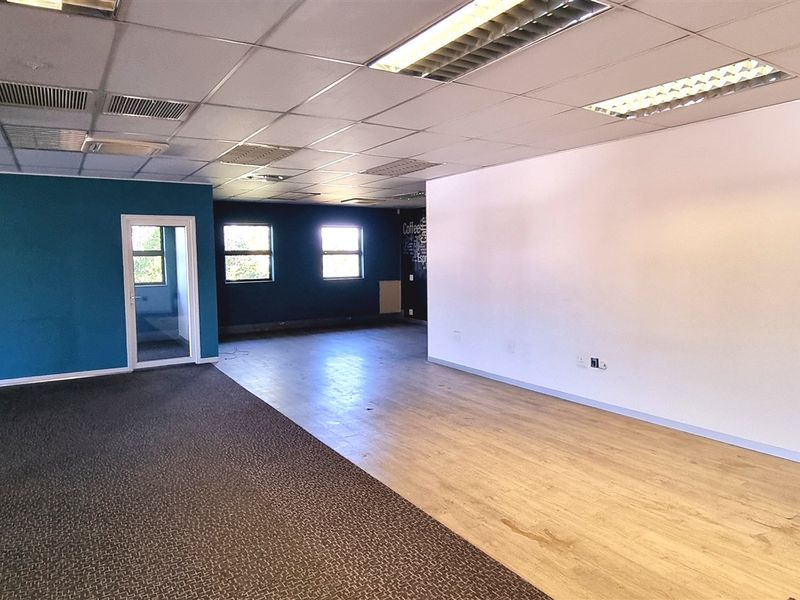 Office space to let in 6 Kikuyu Road - Photo 7