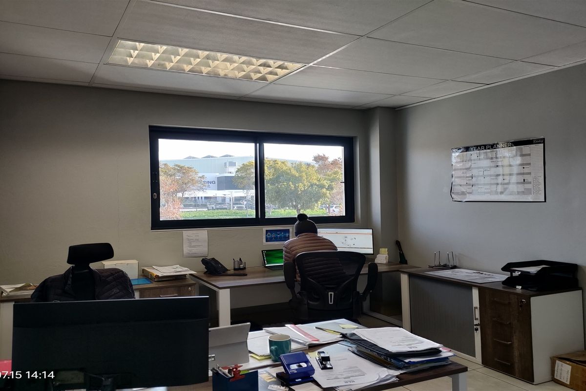 1545m2  Warehouse  - TO LEASE - Photo 5