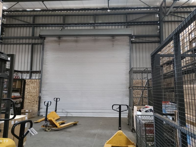 1545m2  Warehouse  - TO LEASE - Photo 8