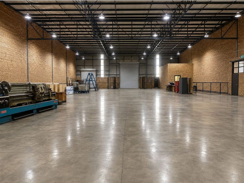 1545m2  Warehouse  - TO LEASE - Photo 4