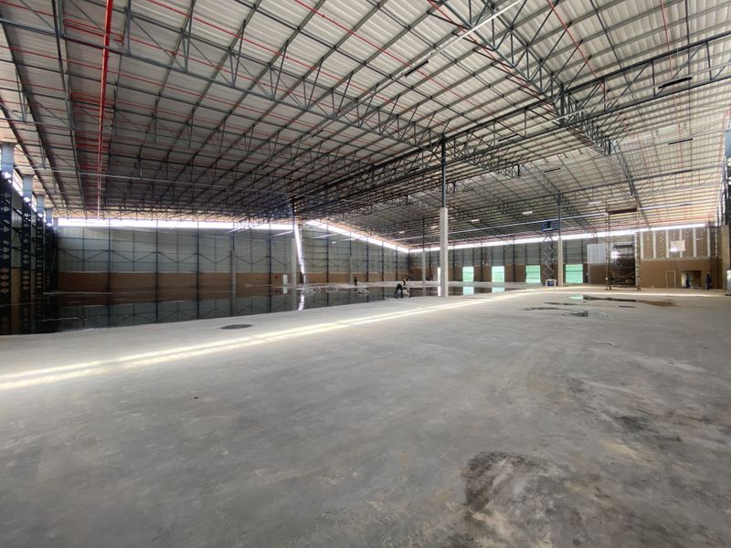 Brand New 5,473m2 Standalone Warehouse with Dock Levellers in Secure Northlink Industrial Park - Photo 7