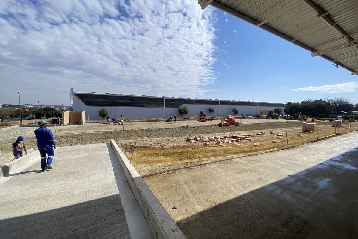 Brand New 5,473m2 Standalone Warehouse with Dock Levellers in Secure Northlink Industrial Park - Photo 2