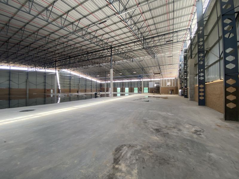 Brand New 5,473m2 Standalone Warehouse with Dock Levellers in Secure Northlink Industrial Park - Photo 8
