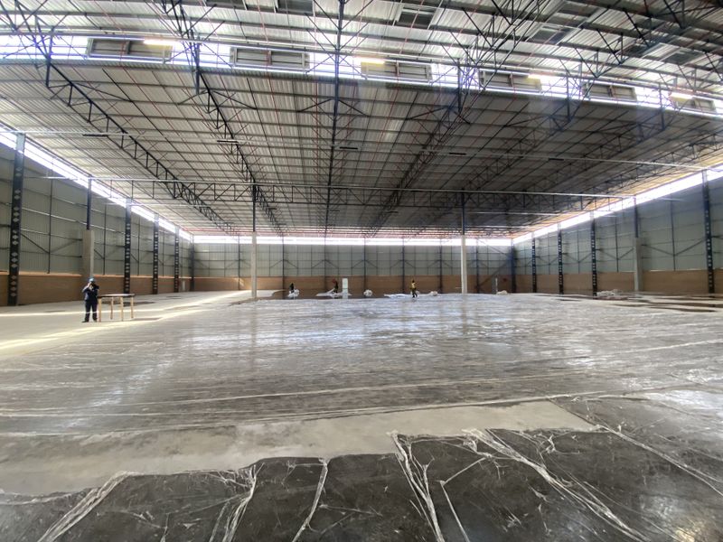 Brand New 5,473m2 Standalone Warehouse with Dock Levellers in Secure Northlink Industrial Park - Photo 4