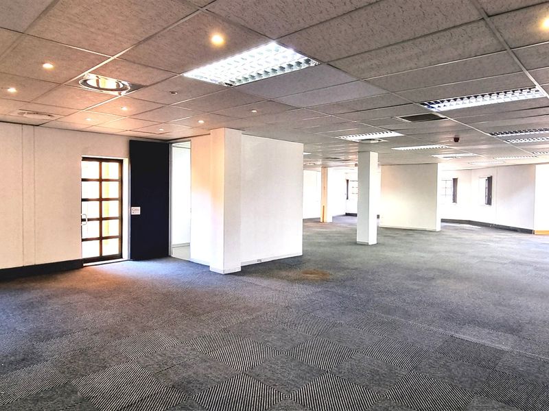 Office space to let in Eglin Road Sunninghill - Photo 4