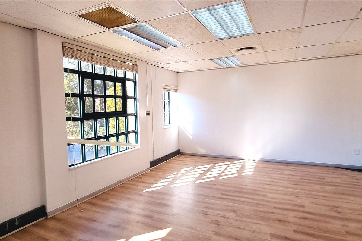 Office space to let in Eglin Road Sunninghill - Photo 3