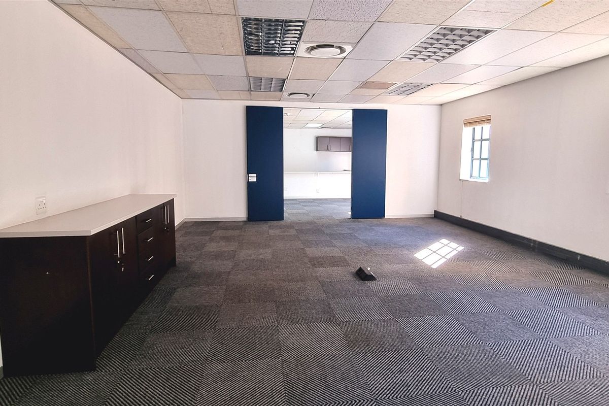 Office space to let in Eglin Road Sunninghill - Photo 2