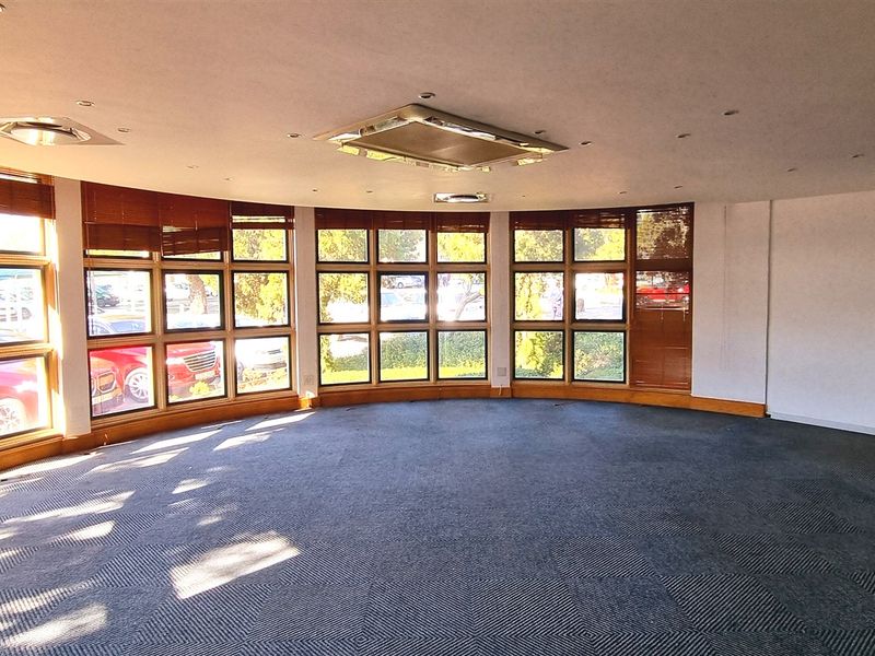 Office space to let in Eglin Road Sunninghill - Photo 4