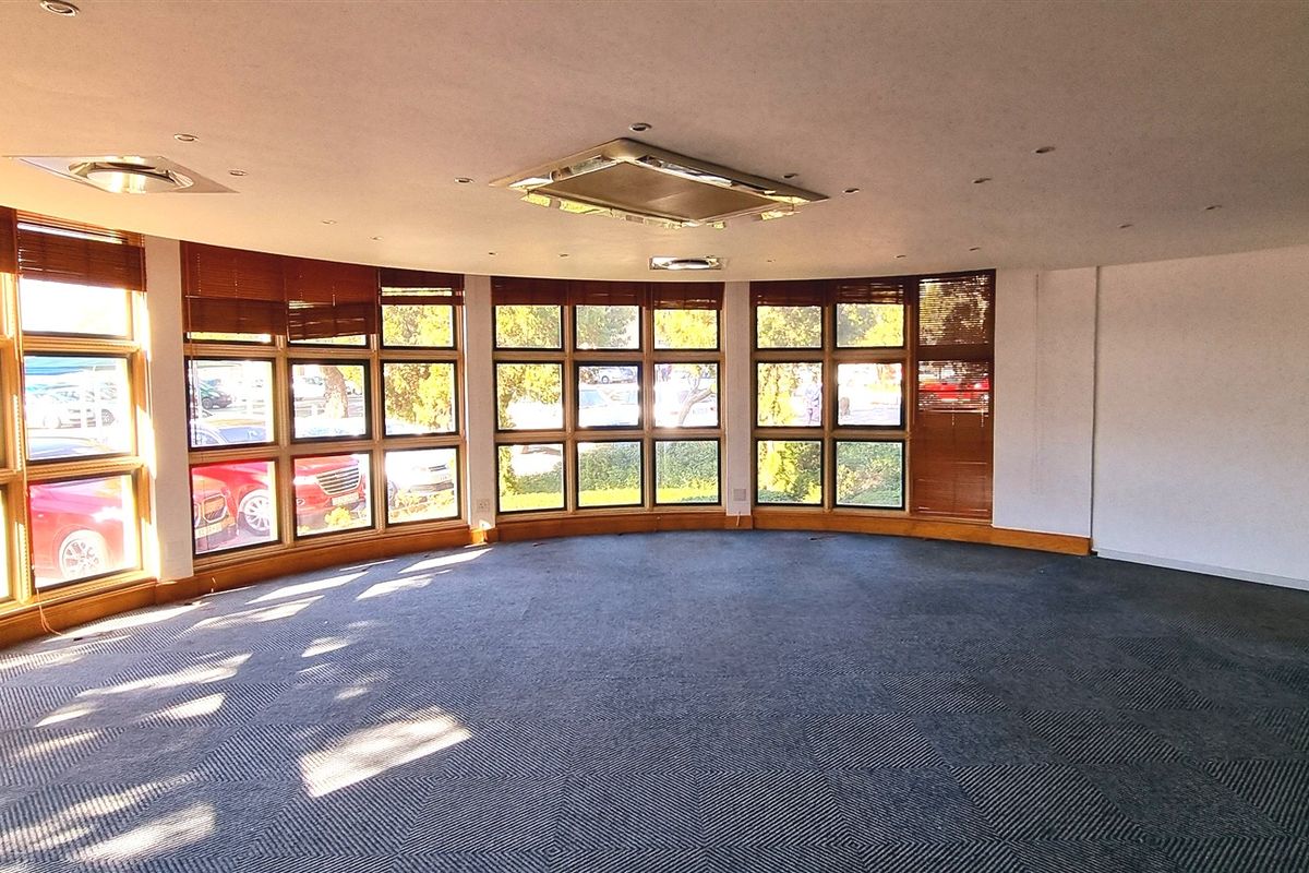 Office space to let in Eglin Road Sunninghill - Photo 4