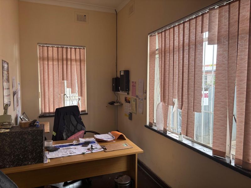 Industrial premises for sale at R1 995 000-00 (No Vat) in Pietermaritzburg central area - Photo 9