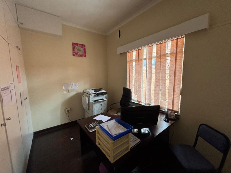 Industrial premises for sale at R1 995 000-00 (No Vat) in Pietermaritzburg central area - Photo 7