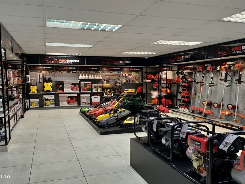 3090m2  Warehouse  - TO LEASE - Photo 9