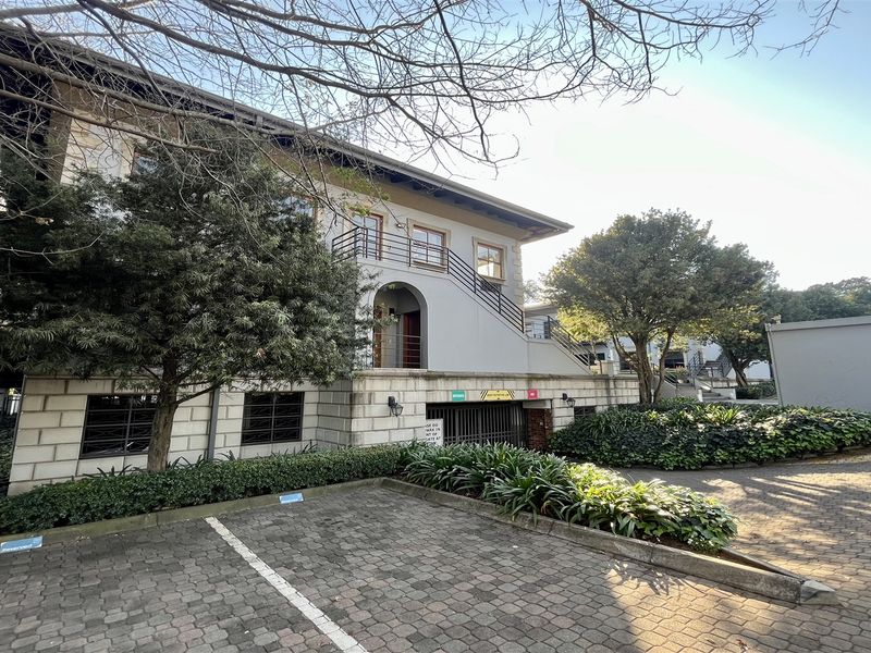 383m2 office space to let in Houghton Estate - Photo 10