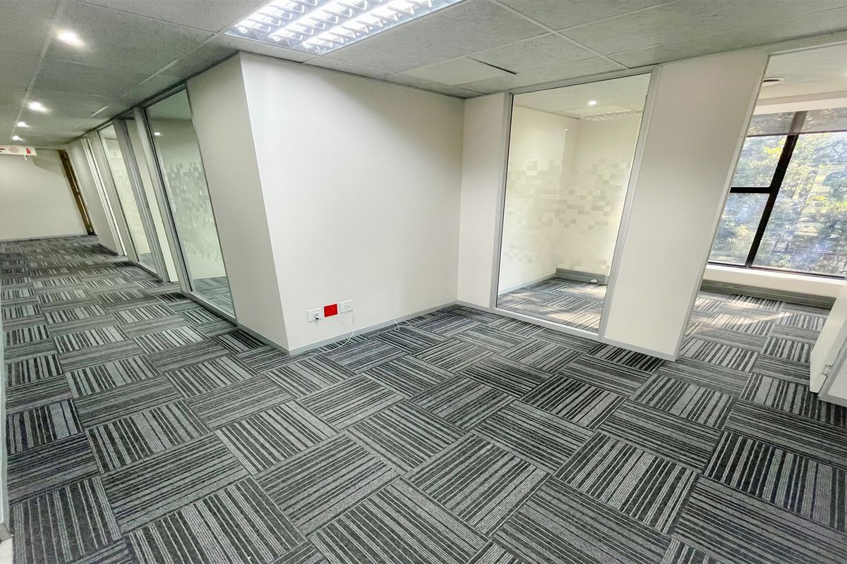 383m2 office space to let in Houghton Estate - Photo 2
