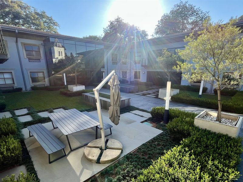 383m2 office space to let in Houghton Estate - Photo 8