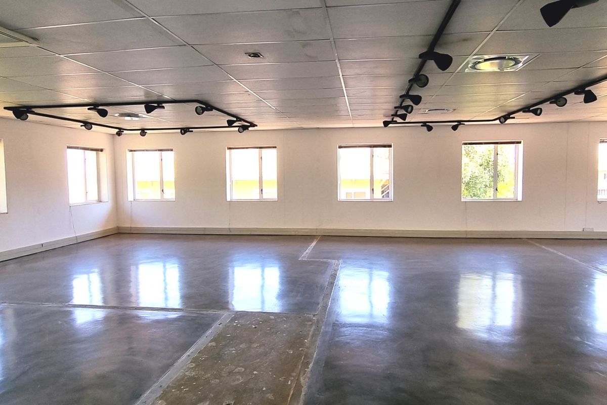 Office space to let on the 1st floor in Country Club Estate - Photo 4