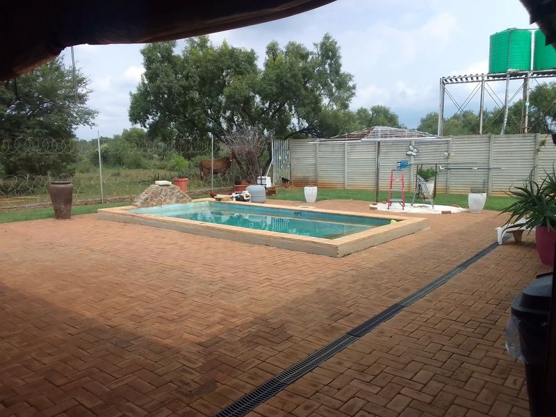 Immaculate Farm with Luxury Living & Top-Class Facilities - Photo 2