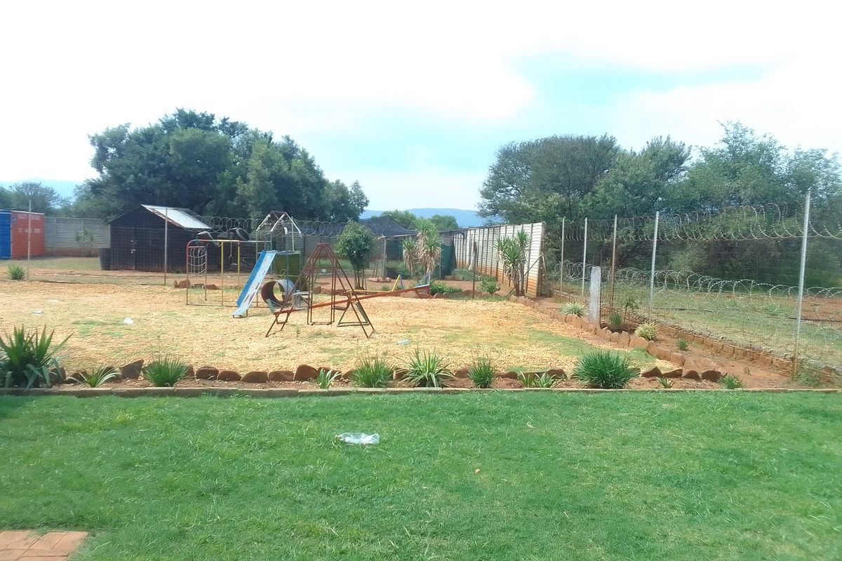 Immaculate Farm with Luxury Living & Top-Class Facilities - Photo 3