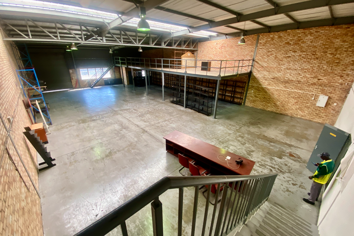 555m2 Industrial Warehouse To Let in Grand Central, Midrand - Photo 2