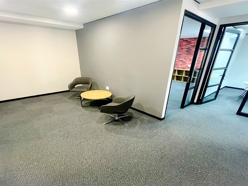 164m2 furnished office space to let in Bedfordview - Photo 3