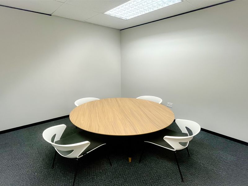 164m2 furnished office space to let in Bedfordview - Photo 5