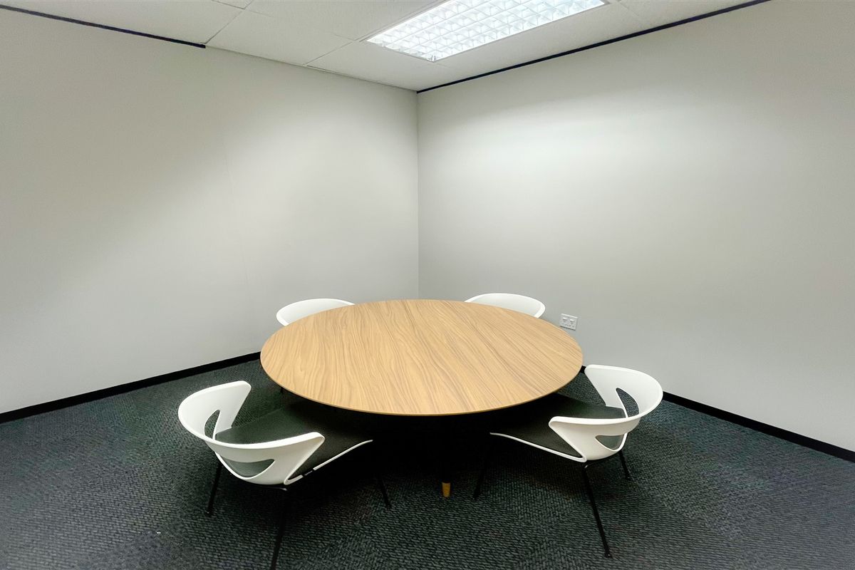 164m2 furnished office space to let in Bedfordview - Photo 5