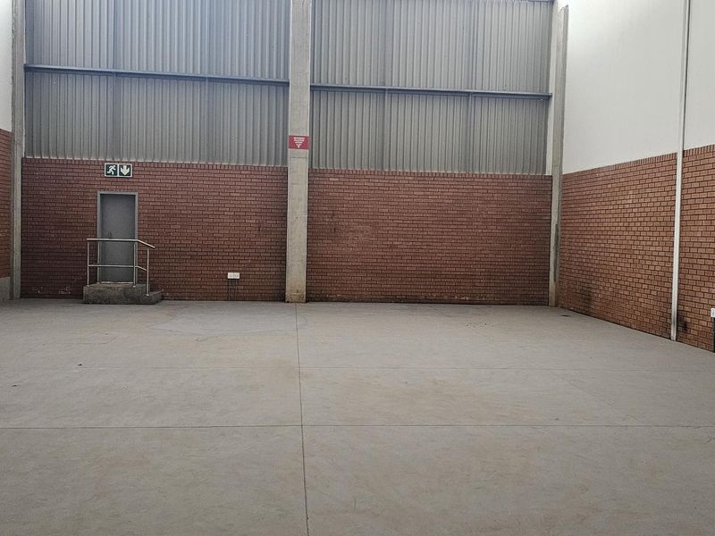 Secure, Modern & Well-Located Warehouses for Lease in Modderfontein - Photo 2