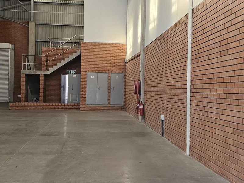 Secure, Modern & Well-Located Warehouses for Lease in Modderfontein - Photo 7
