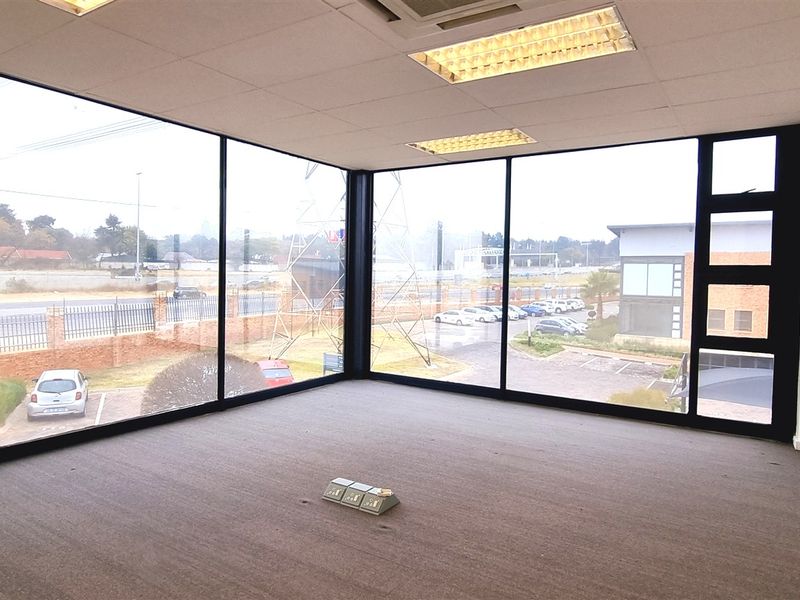 Office space to let in Kildrummy Office Park - Photo 6