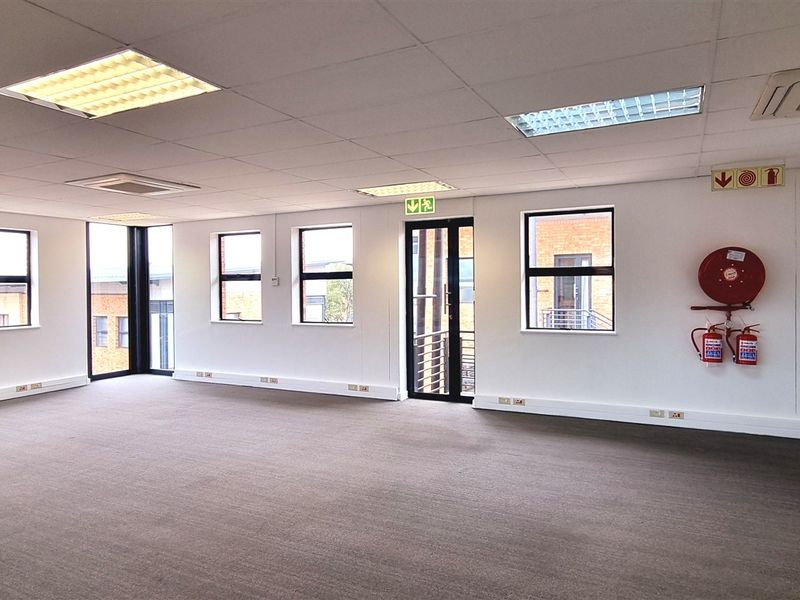 Office space to let in Kildrummy Office Park - Photo 10