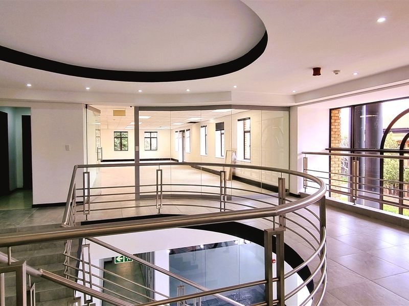 Office space to let in a Freestanding building in Morningside - Photo 9