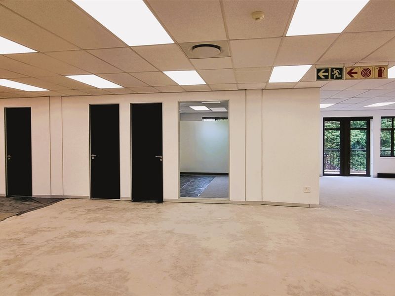 Office space to let in a Freestanding building in Morningside - Photo 6