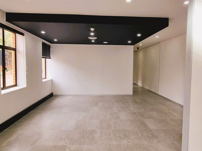 Office space to let in a Freestanding building in Morningside - Photo 3