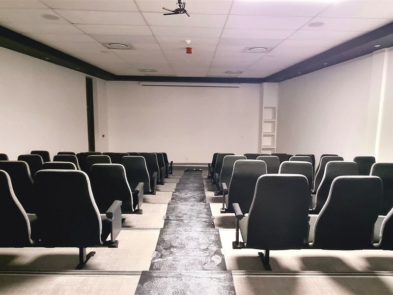 Office space to let in a Freestanding building in Morningside - Photo 7