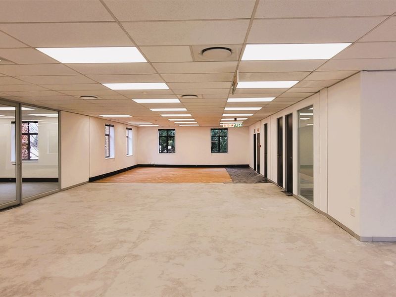 Office space to let in a Freestanding building in Morningside - Photo 5