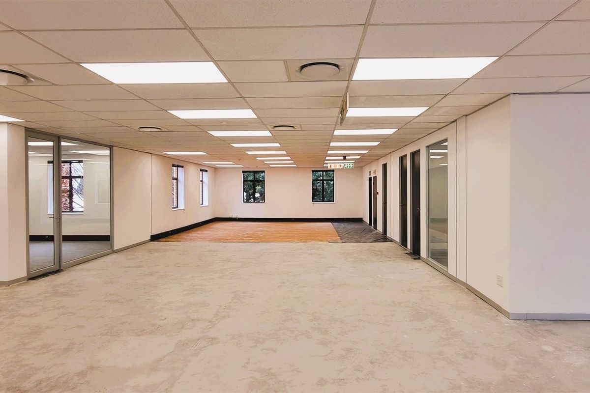 Office space to let in a Freestanding building in Morningside - Photo 5