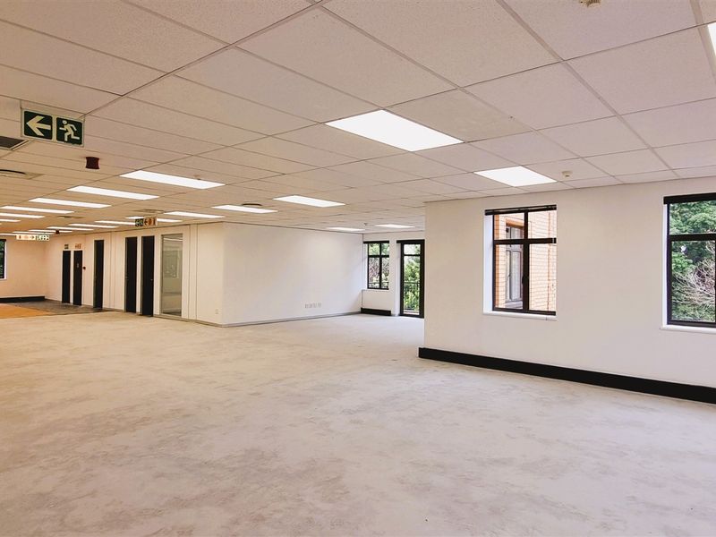 Office space to let in a Freestanding building in Morningside - Photo 4