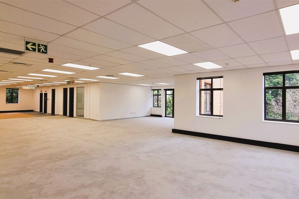 Office space to let in a Freestanding building in Morningside - Photo 4