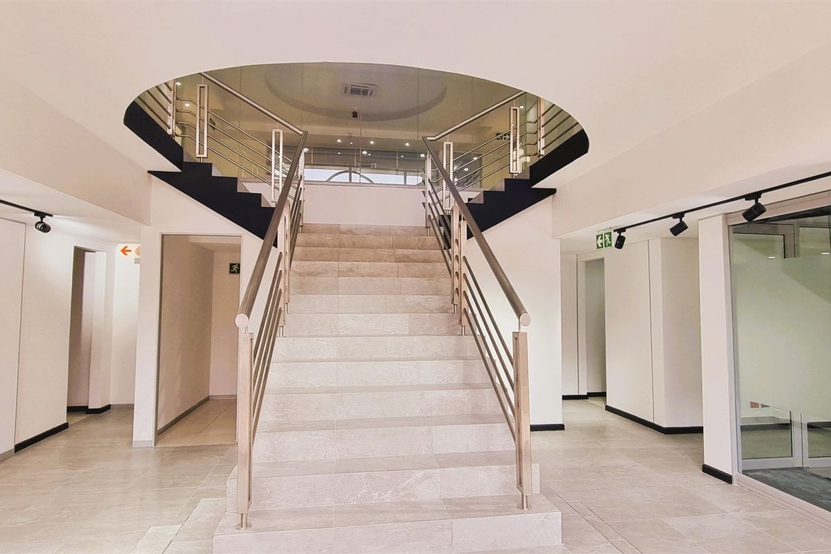 Office space to let in a Freestanding building in Morningside - Photo 2