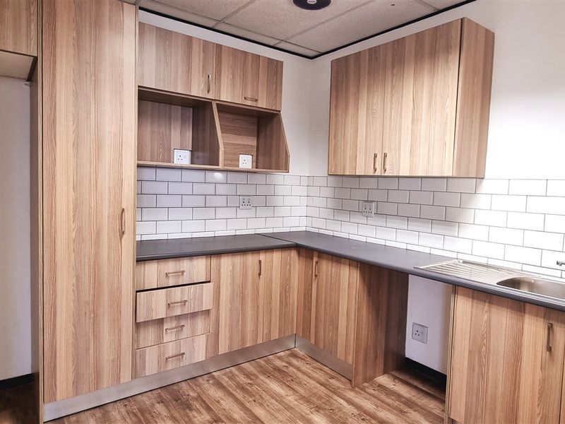 Office space to let in Wedgewood Office Park - Photo 8