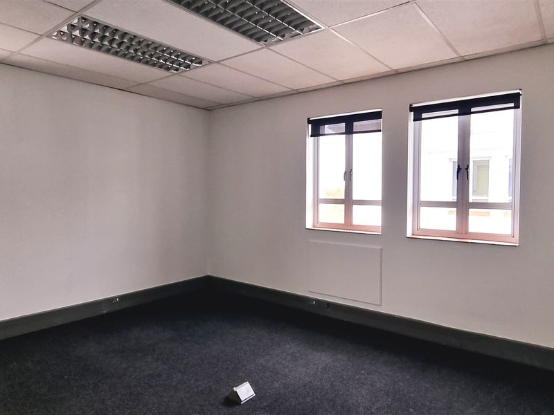 Office space to let in Wedgewood Office Park - Photo 10