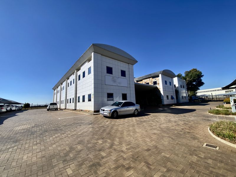 Commercial Offices To Let – 72 New Road, Midrand - Photo 4