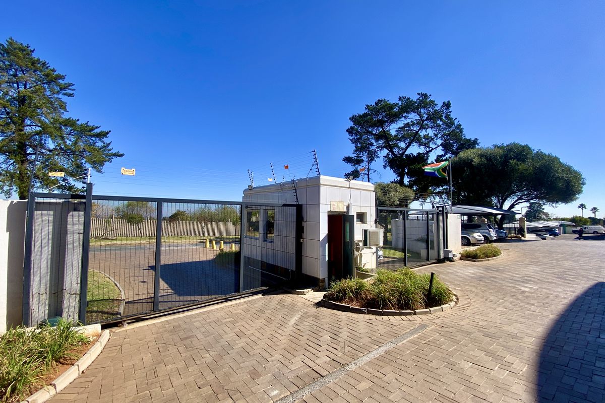 Commercial Offices To Let – 72 New Road, Midrand - Photo 3