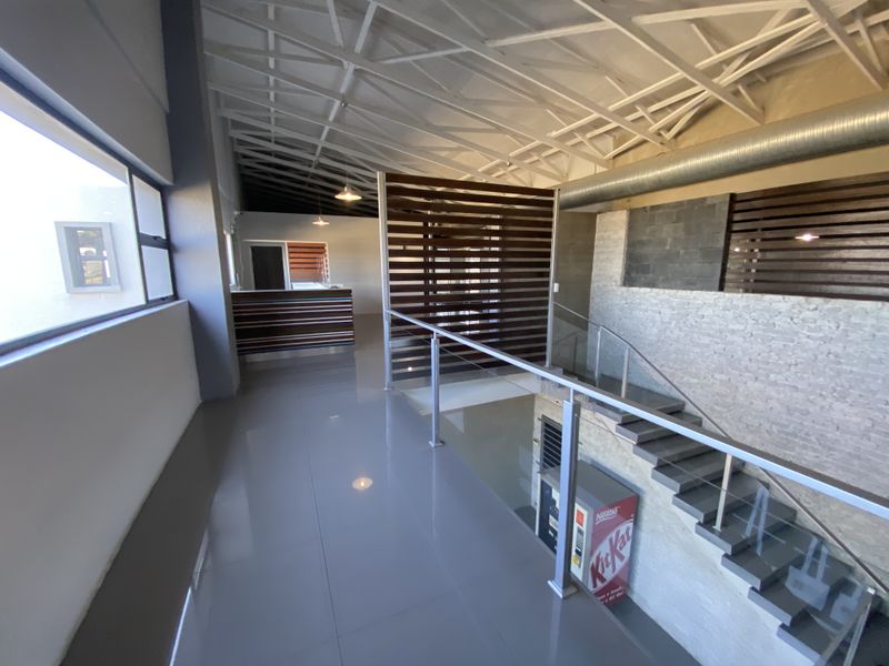 Freestanding Office building for lease and sale - Photo 7