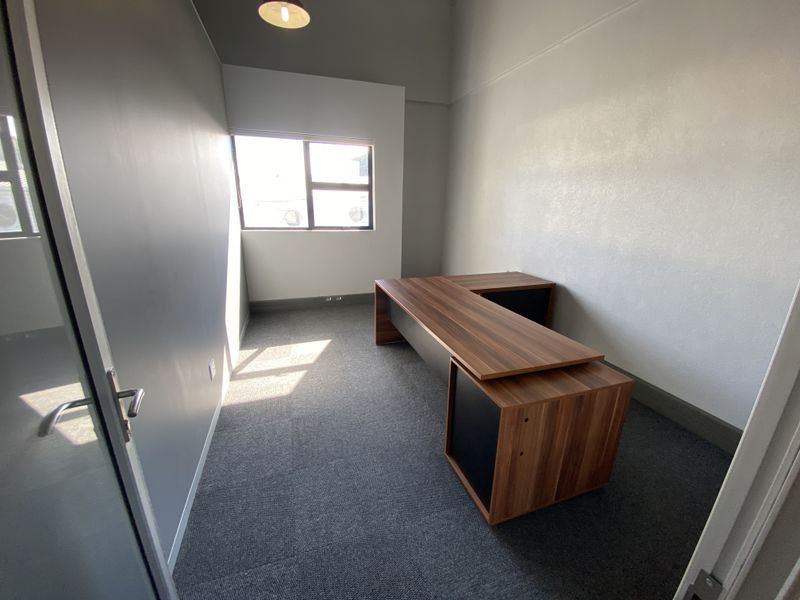 Freestanding Office building for lease and sale - Photo 9